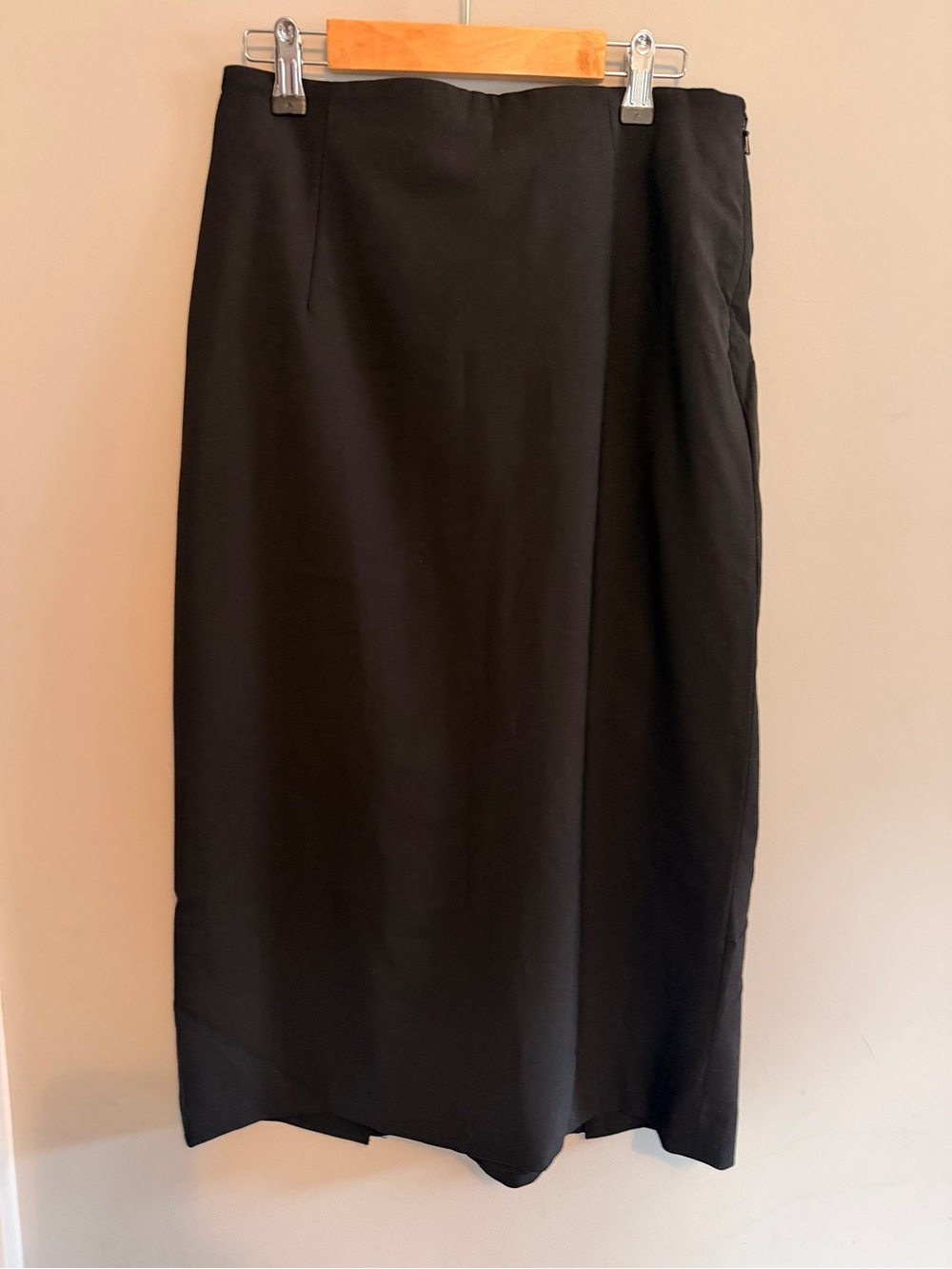 NWT Banana Republic Classic Black Midi Skirt - Sleek Women's Pencil Skirt size 4